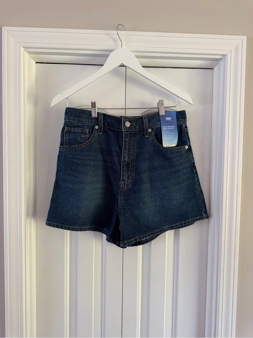 NWT Levi’s High-Waisted Shorts